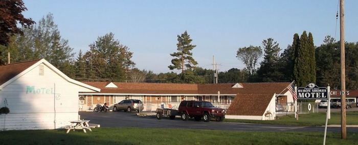 Presque Isle's Huron Shore Motel (Presque Isle Motel)